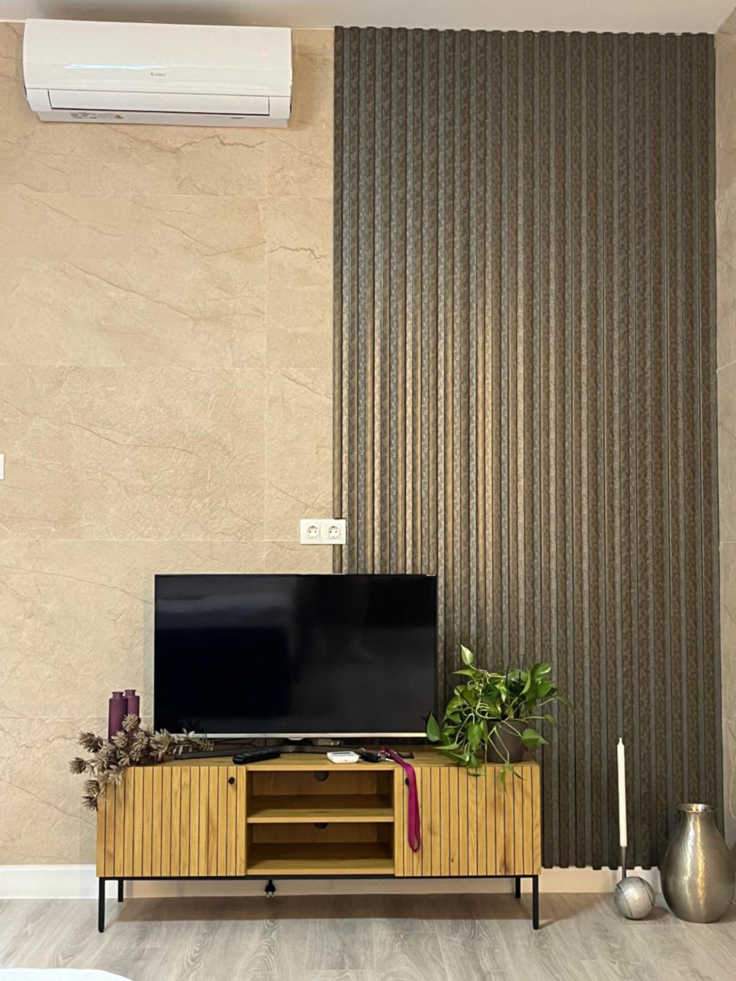 S8 Downtown Apartment *
