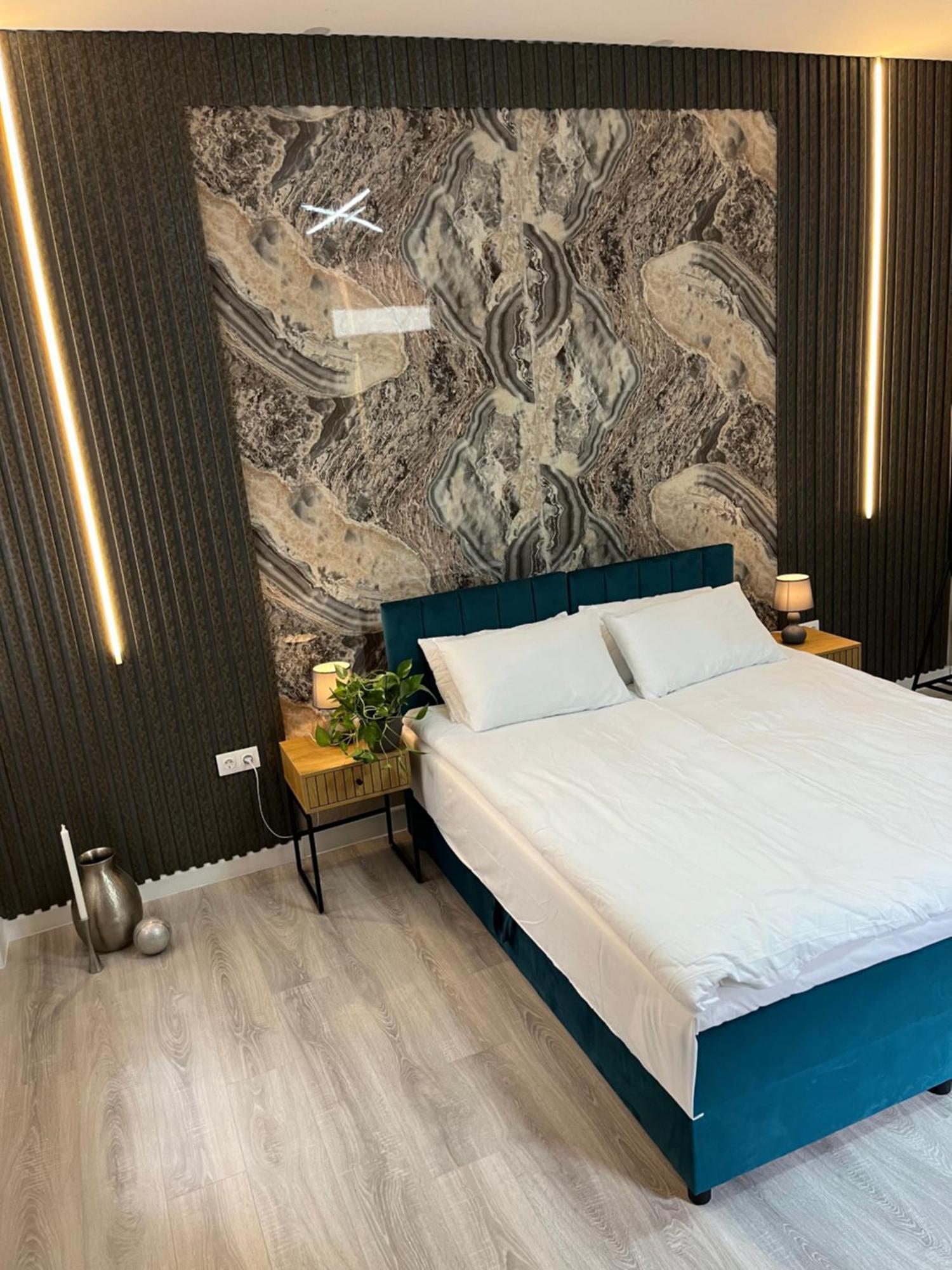 S8 Downtown Apartment *